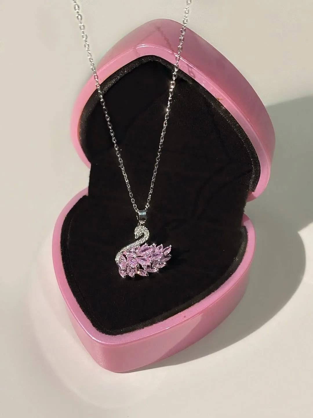 Swan 🦢 Loyalty Necklace – Elegant Minimal Jewelry