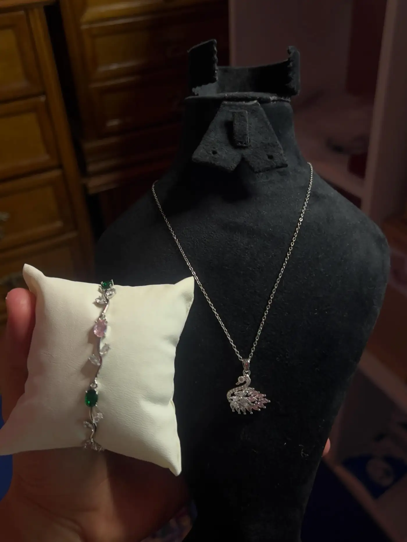 Tulip Bracelet and Swan 🦢 Loyalty Necklace – Elegant Minimal Jewelry