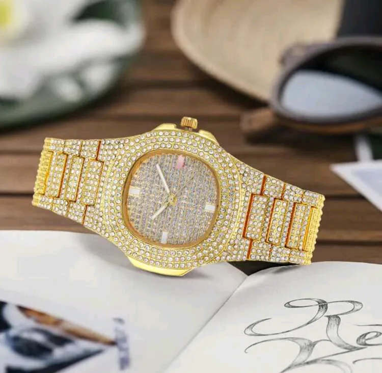 Stainless Metallic Watch For Men's &Women's