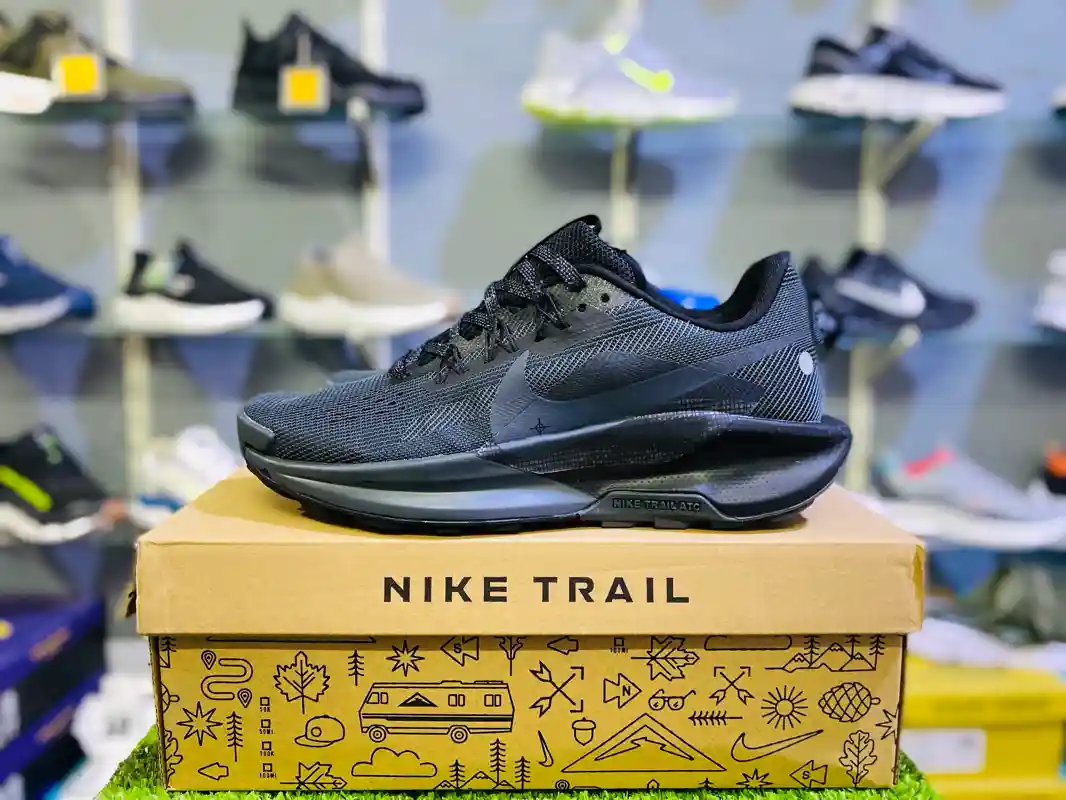 Nike Trail - Black