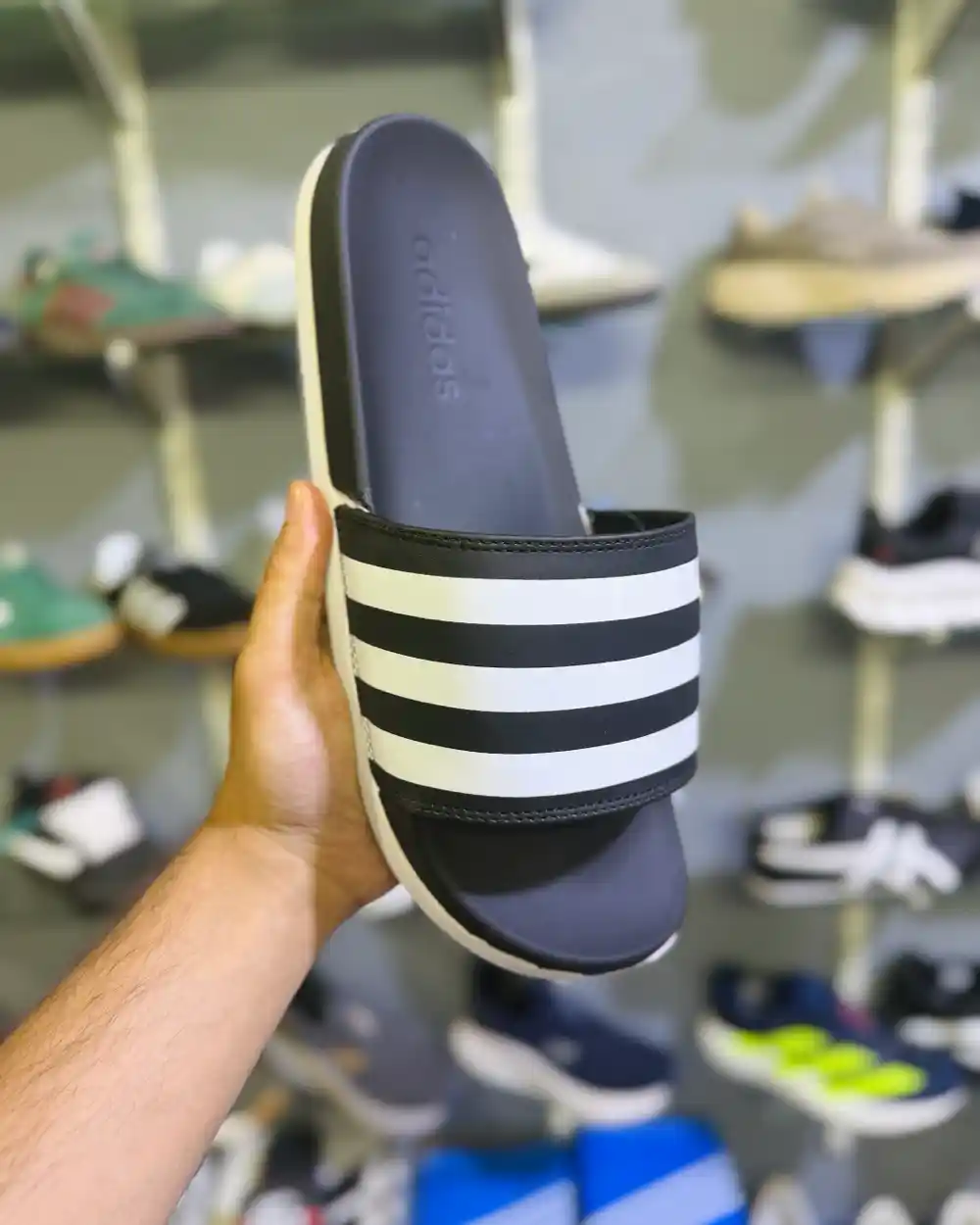 Adi Adilette Slides - Black/White