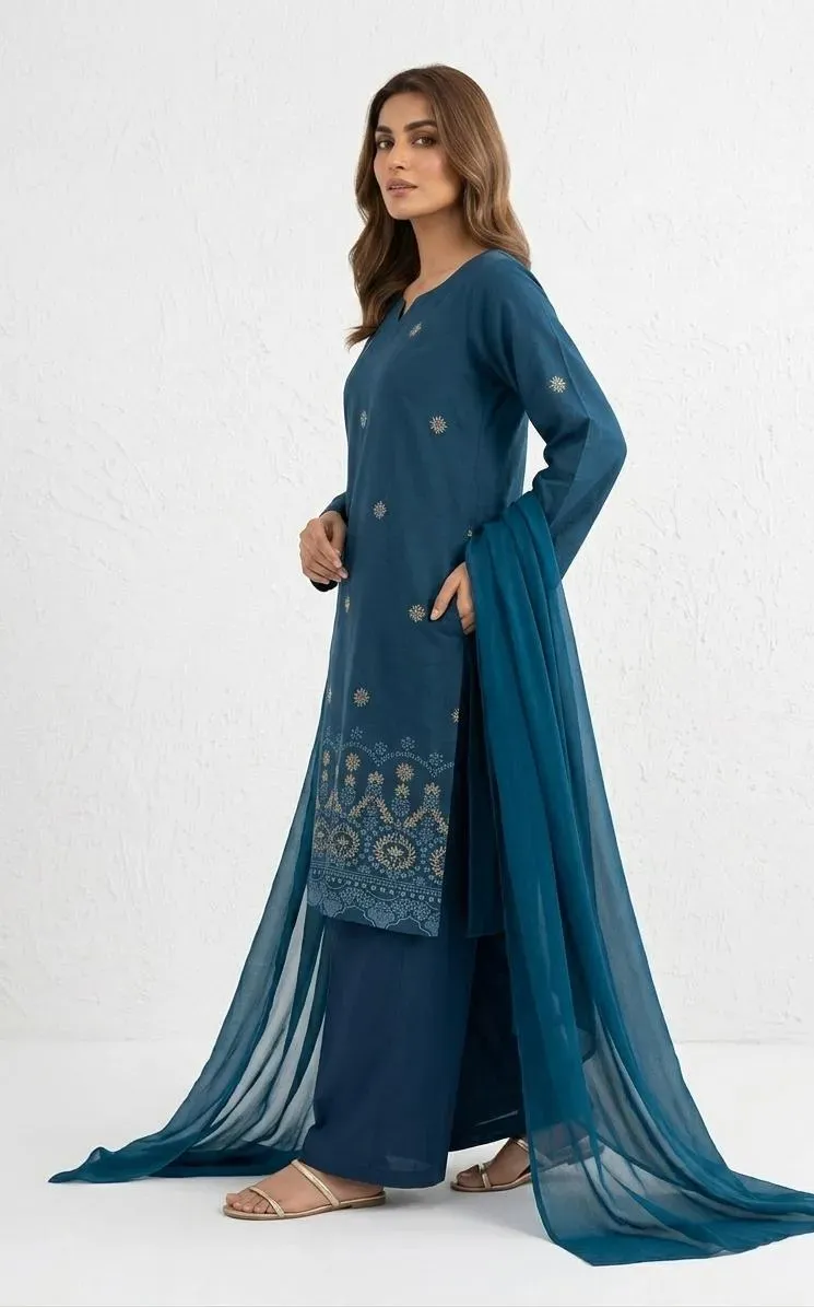 Blue embroidered kurta set with black dupatta